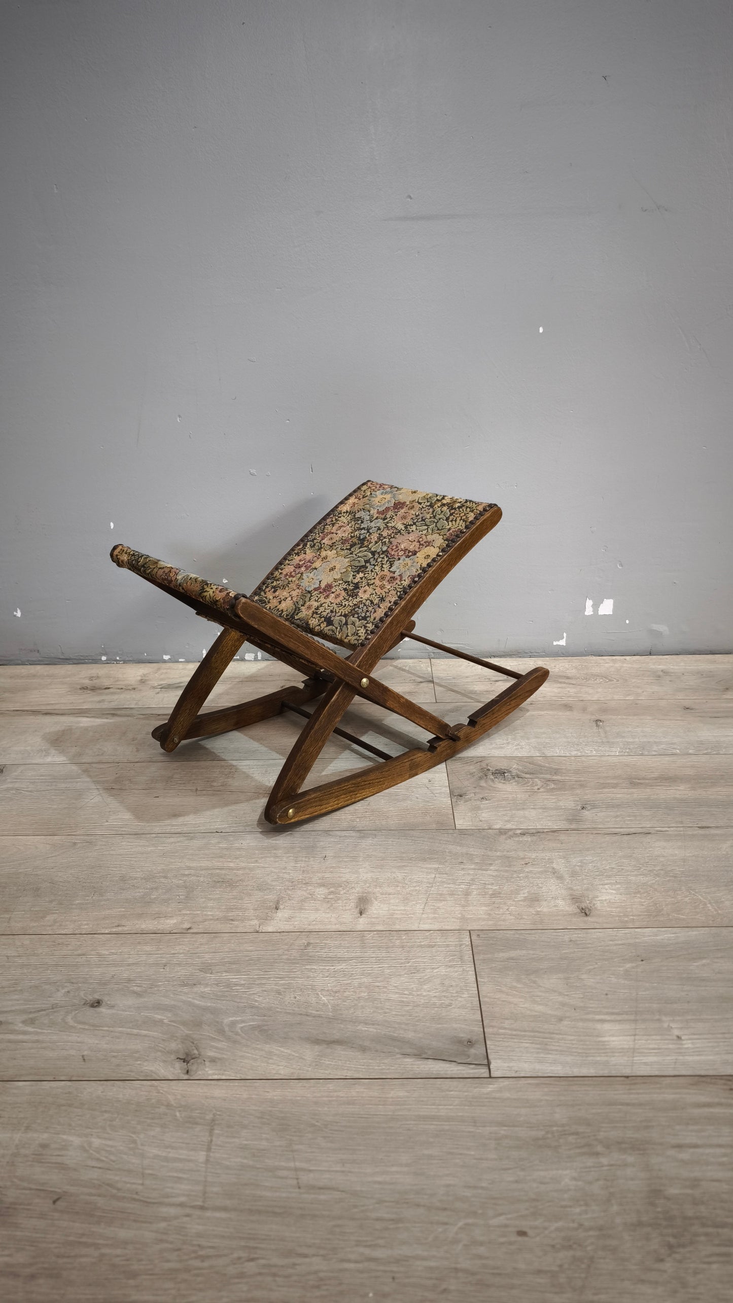 92000 Poggiapiedi in legno con tessuto a fiori