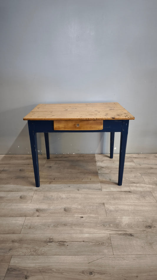 91978 Tavolo con base azzurra e piano color legno