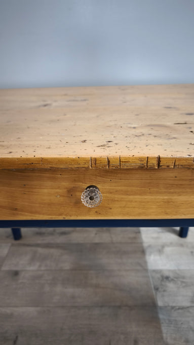 91978 Tavolo con base azzurra e piano color legno