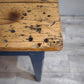 91978 Tavolo con base azzurra e piano color legno