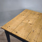 91978 Tavolo con base azzurra e piano color legno