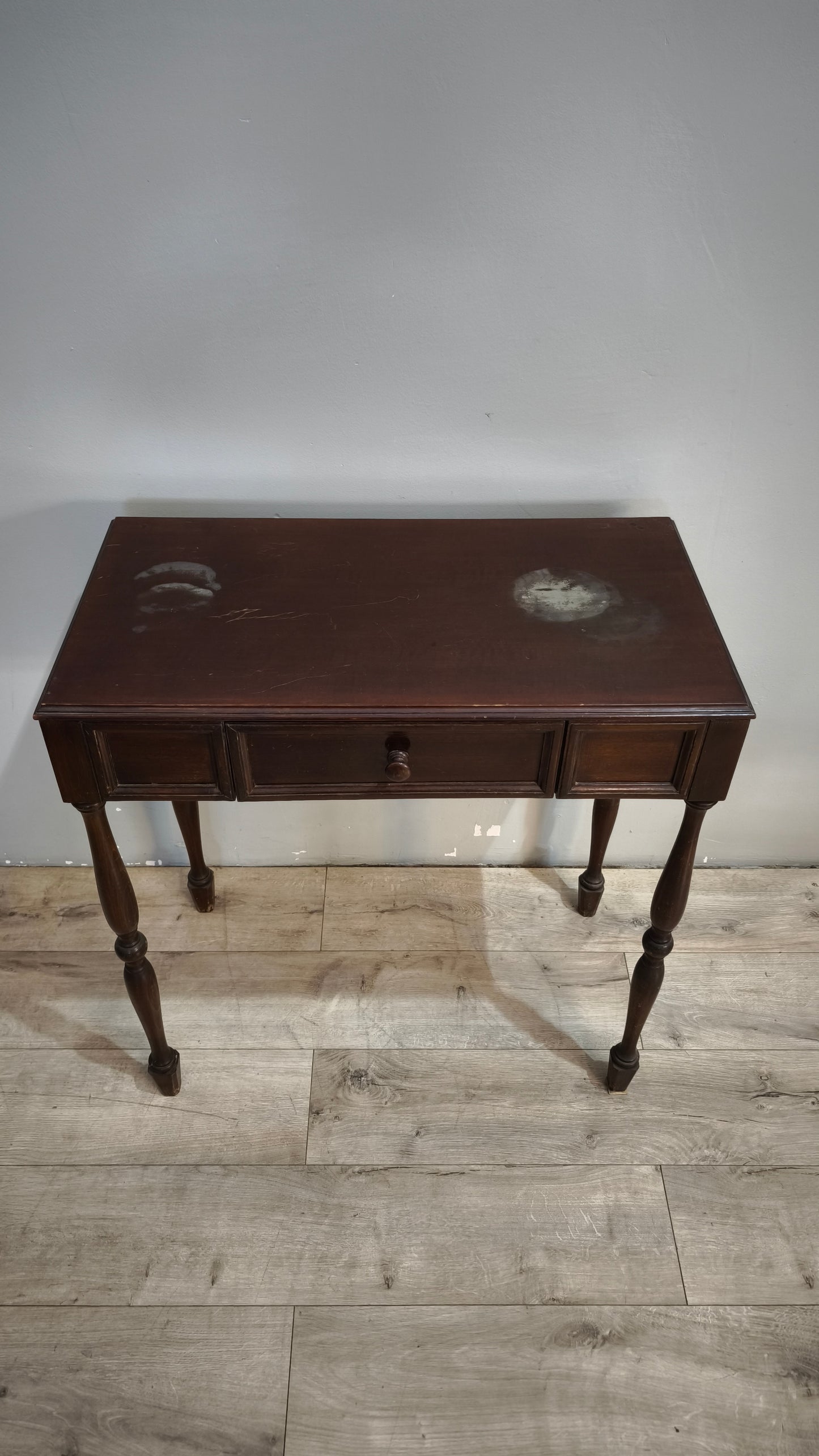 92004 Tavolino con cassettini frontali