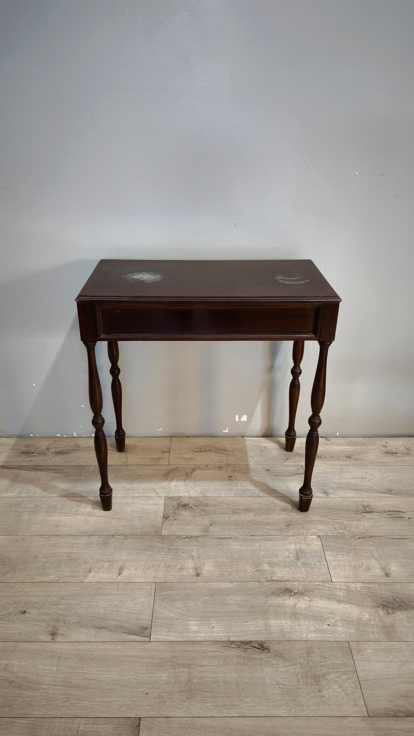92004 Tavolino con cassettini frontali