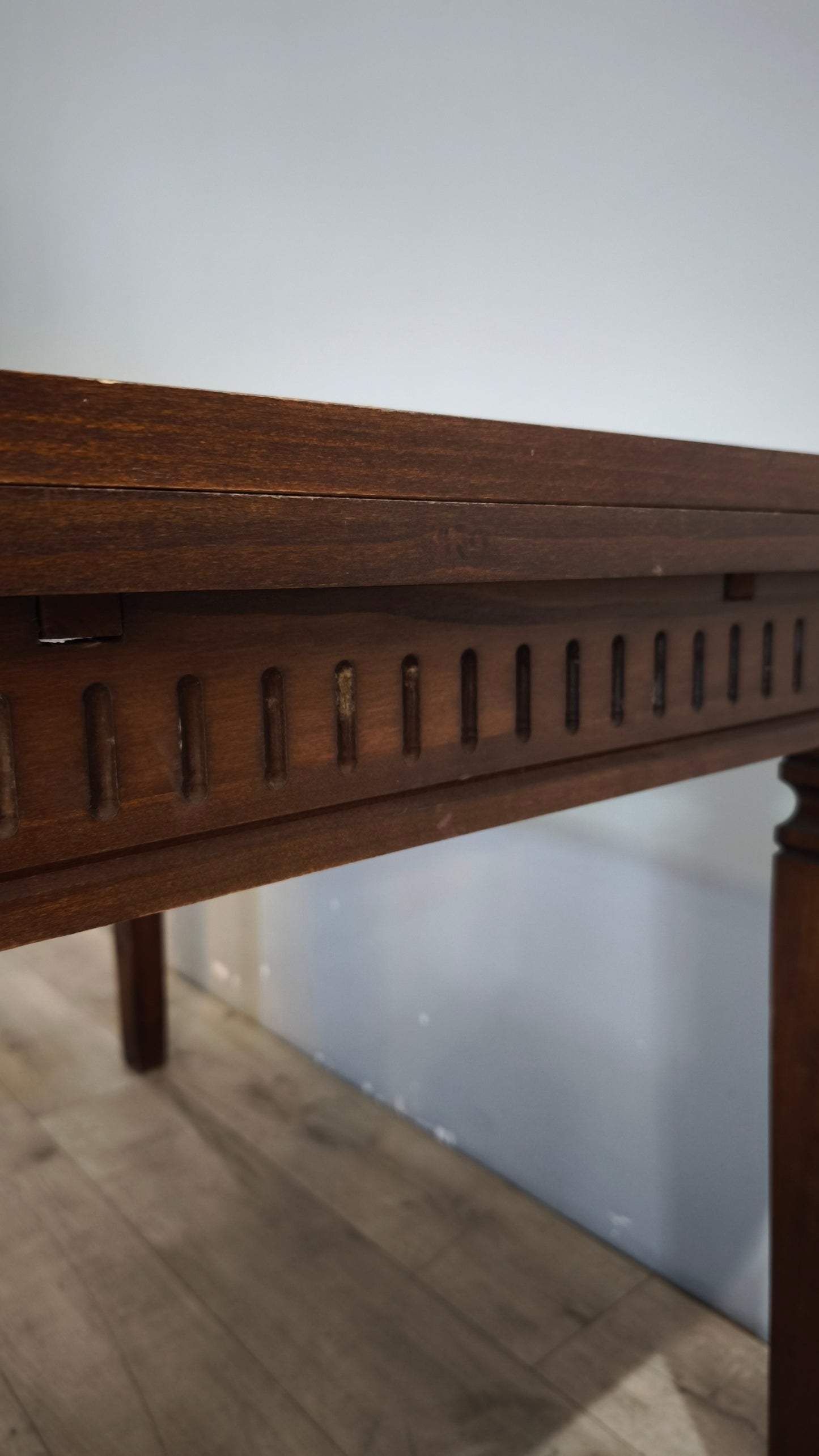91997 Tavolo allungabile in legno con ali
