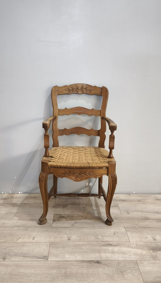 92020 Poltrona con braccioli in  stile provenzale