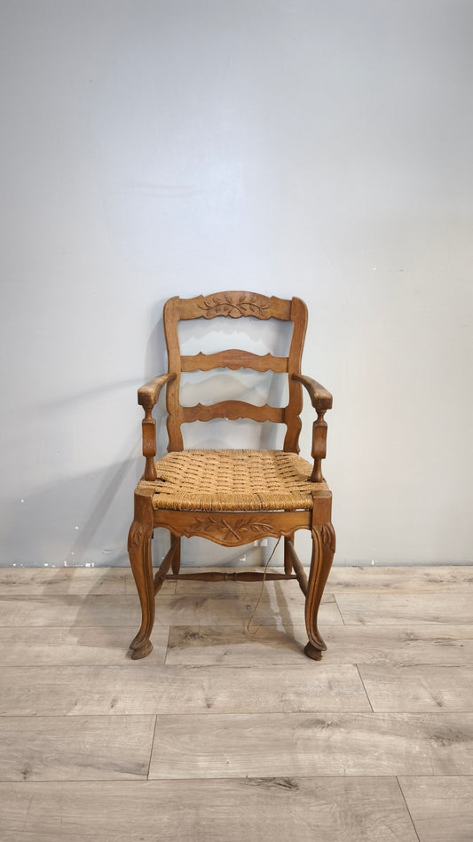 92020 Poltrona con braccioli in  stile provenzale