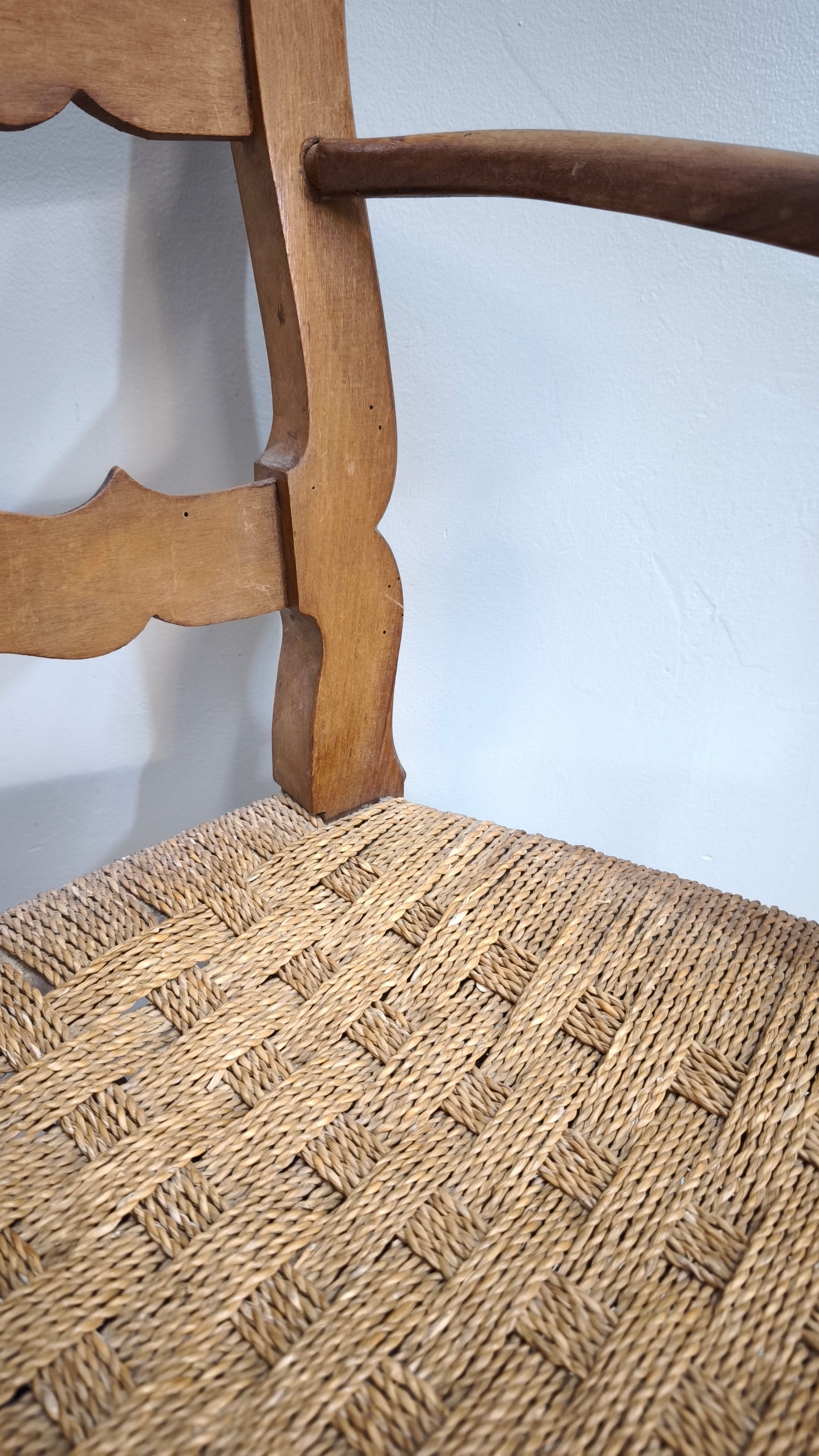 92020 Poltrona con braccioli in  stile provenzale