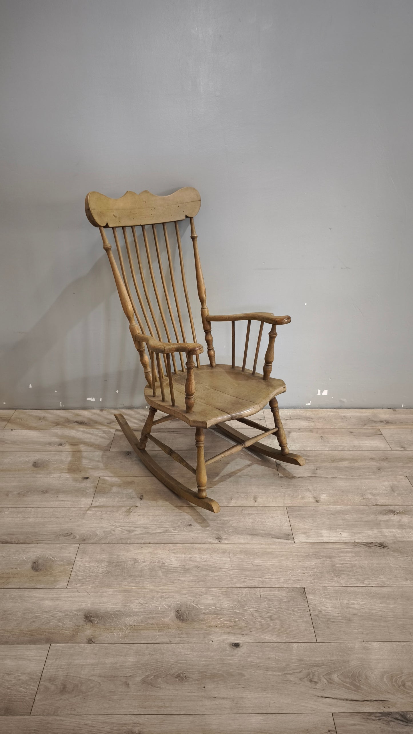 92054 Sedia a dondolo in stile country