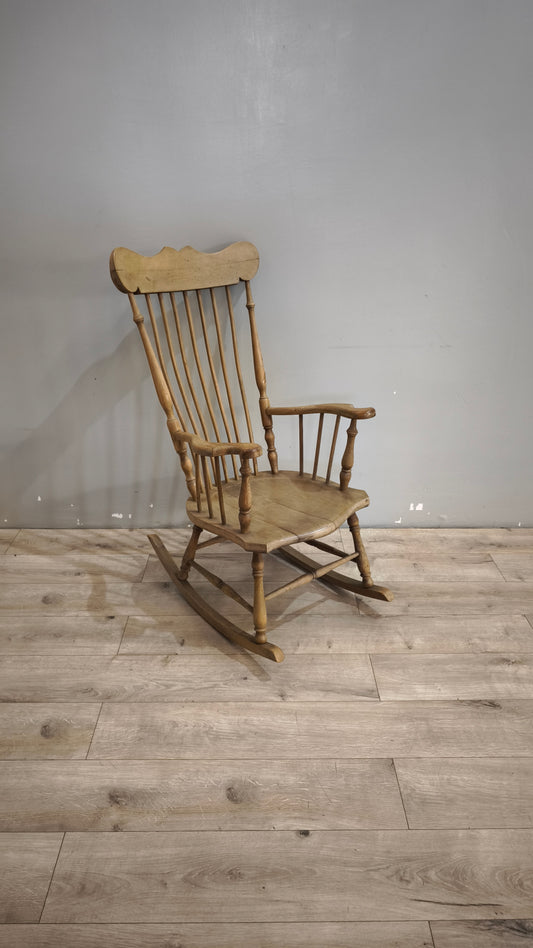 92054 Sedia a dondolo in stile country