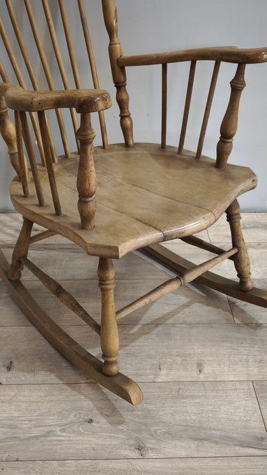 92054 Sedia a dondolo in stile country