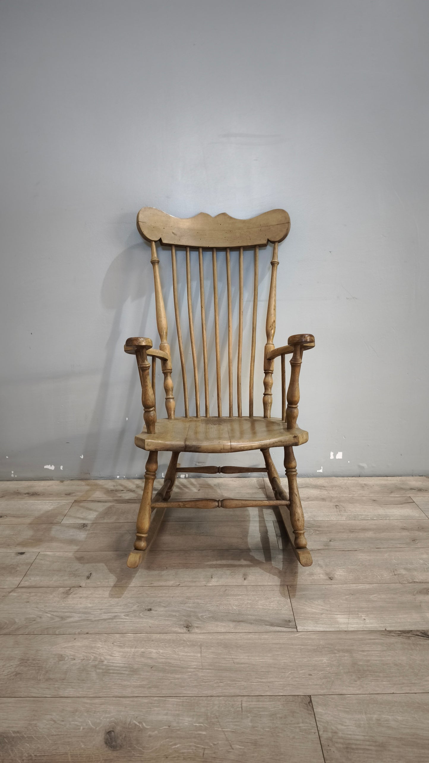 92054 Sedia a dondolo in stile country