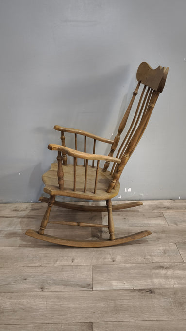 92054 Sedia a dondolo in stile country