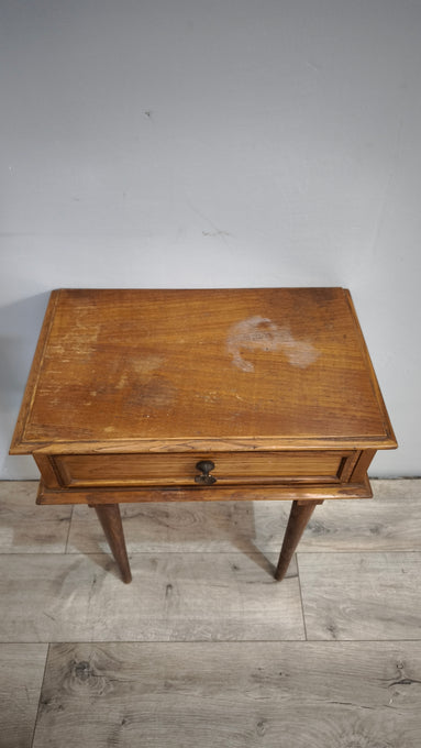 92058 Coppia di comodini in legno chiaro con gambe a spillo