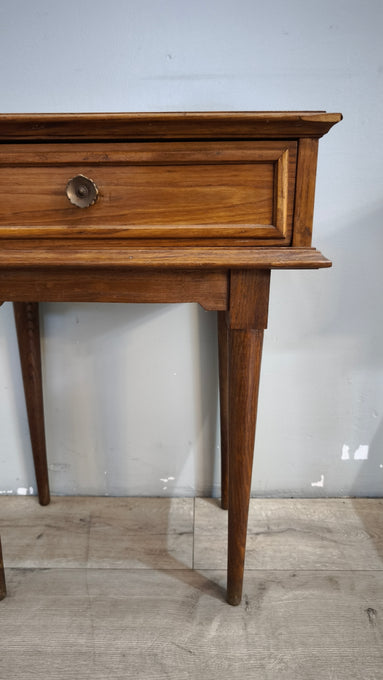 92058 Coppia di comodini in legno chiaro con gambe a spillo