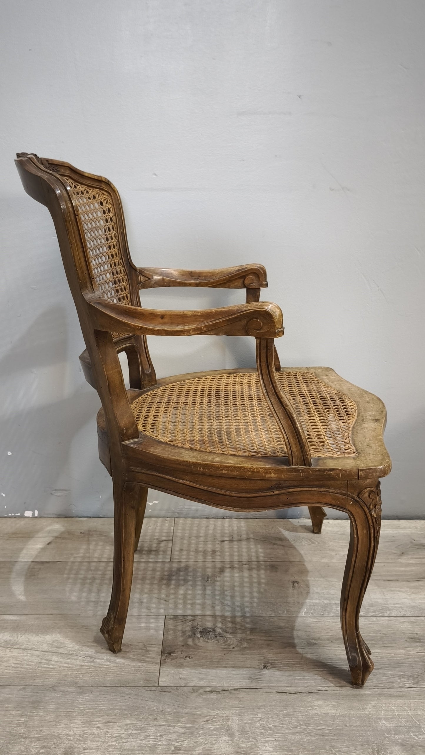 92055 Poltroncina in legno e paglia di Vienna