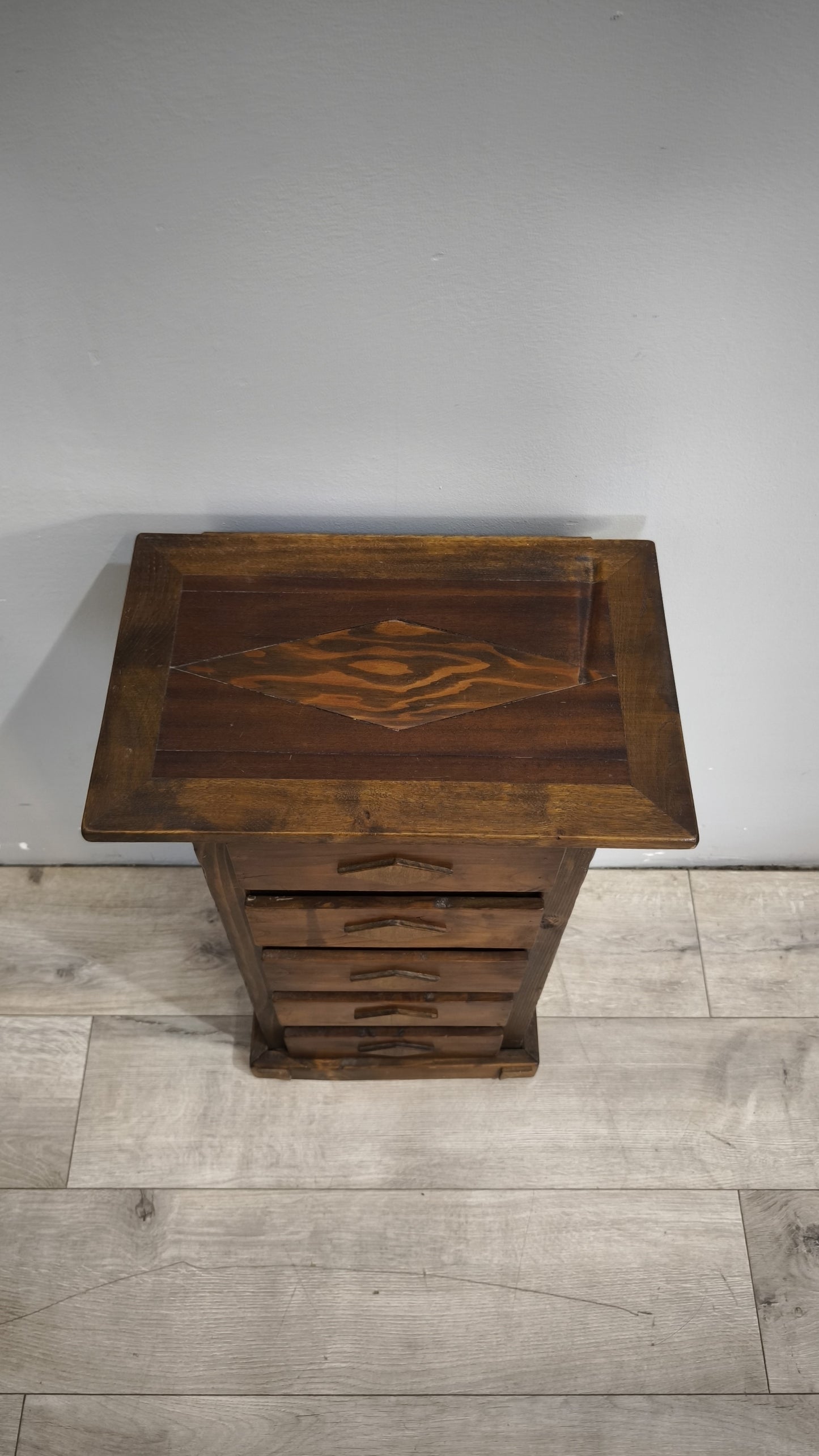 92049 Piccola cassettiera in legno