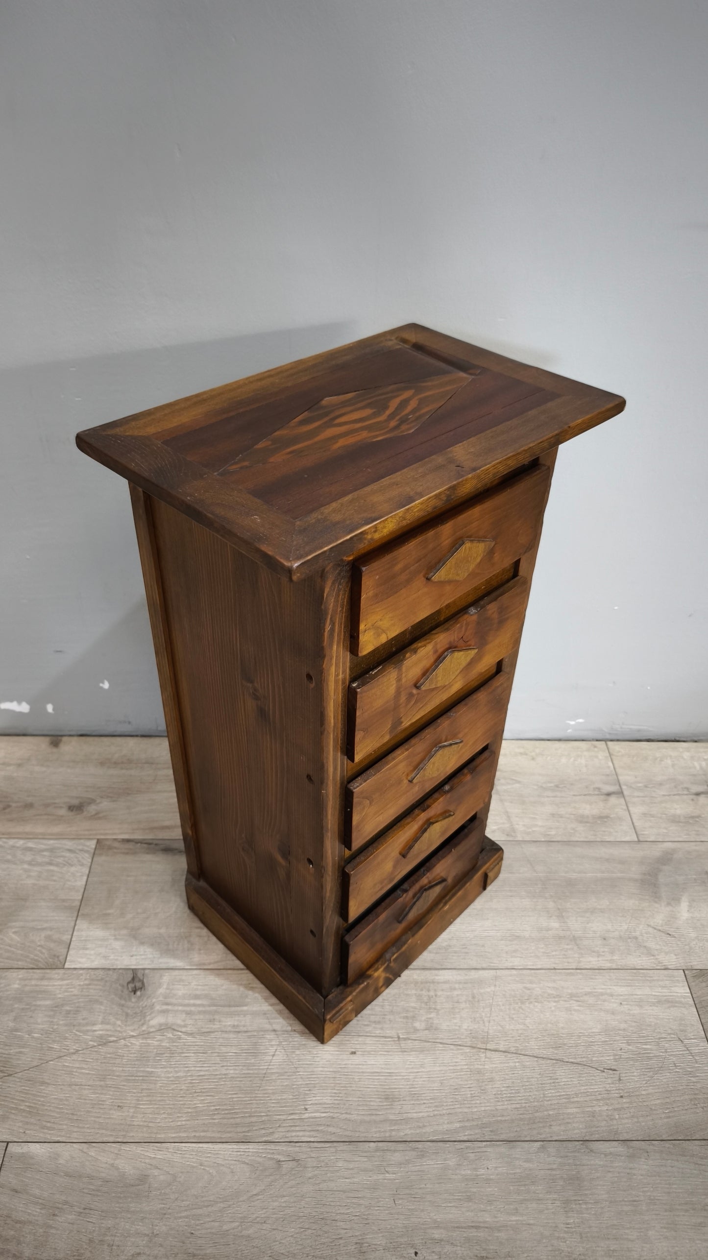 92049 Piccola cassettiera in legno
