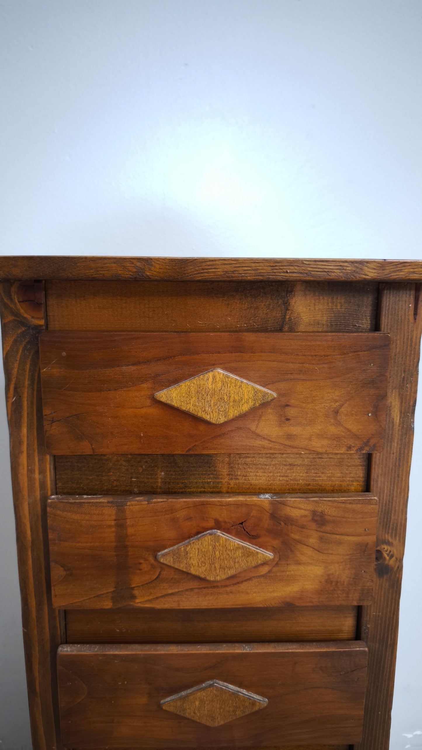 92049 Piccola cassettiera in legno