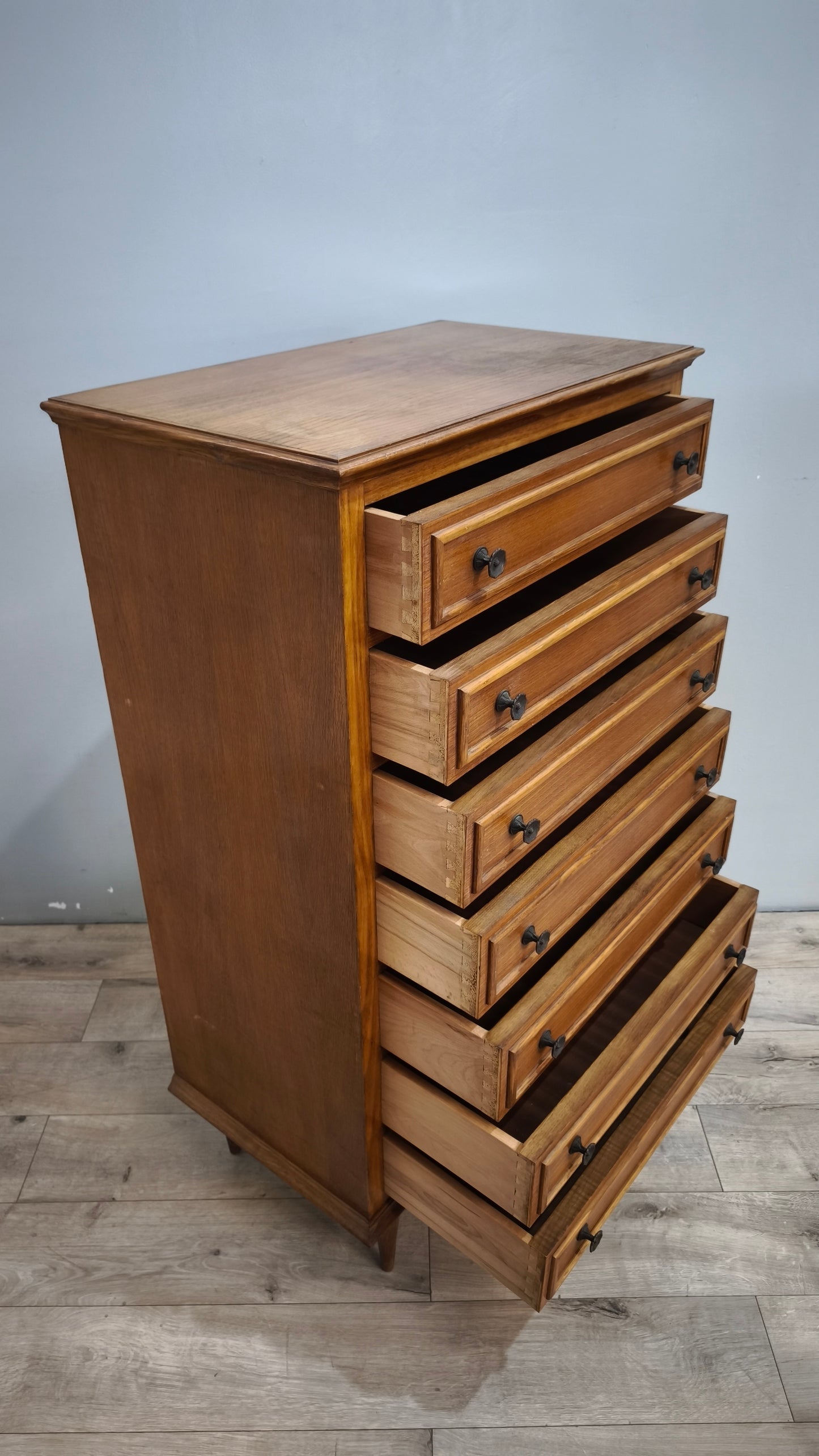 92051 Settimino impiallacciato in legno chiaro