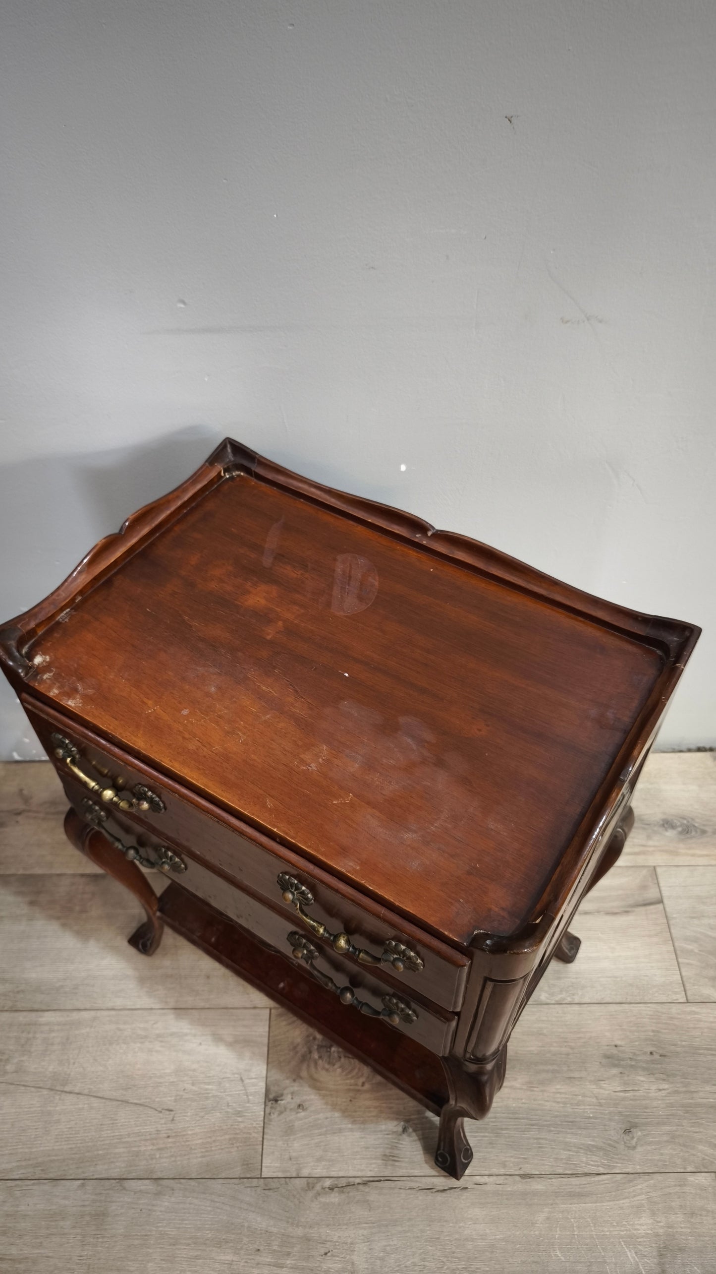 92047 Coppia di comodini in legno scuro con due cassetti