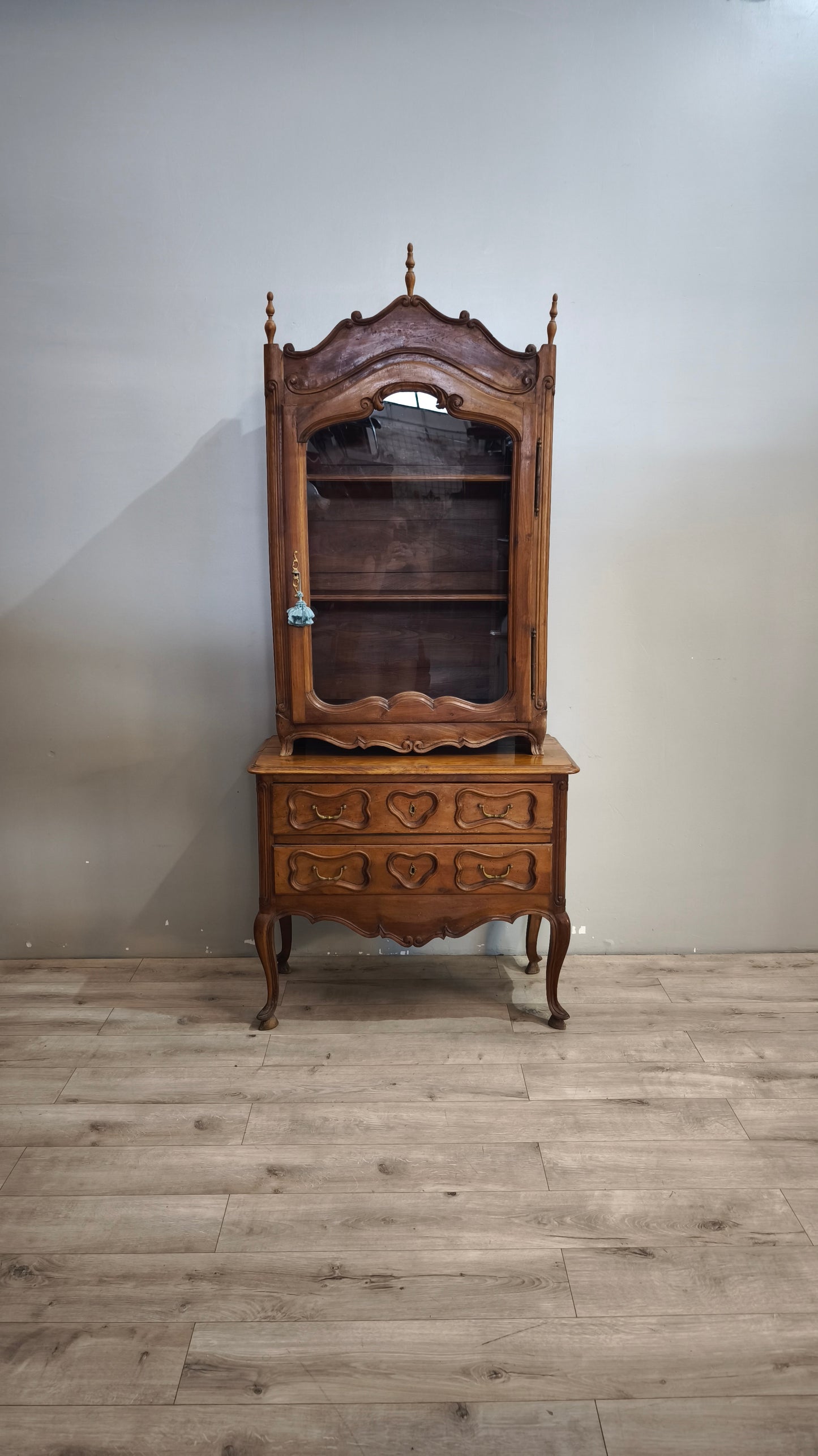 92029 Vetrina in legno stile provenzale