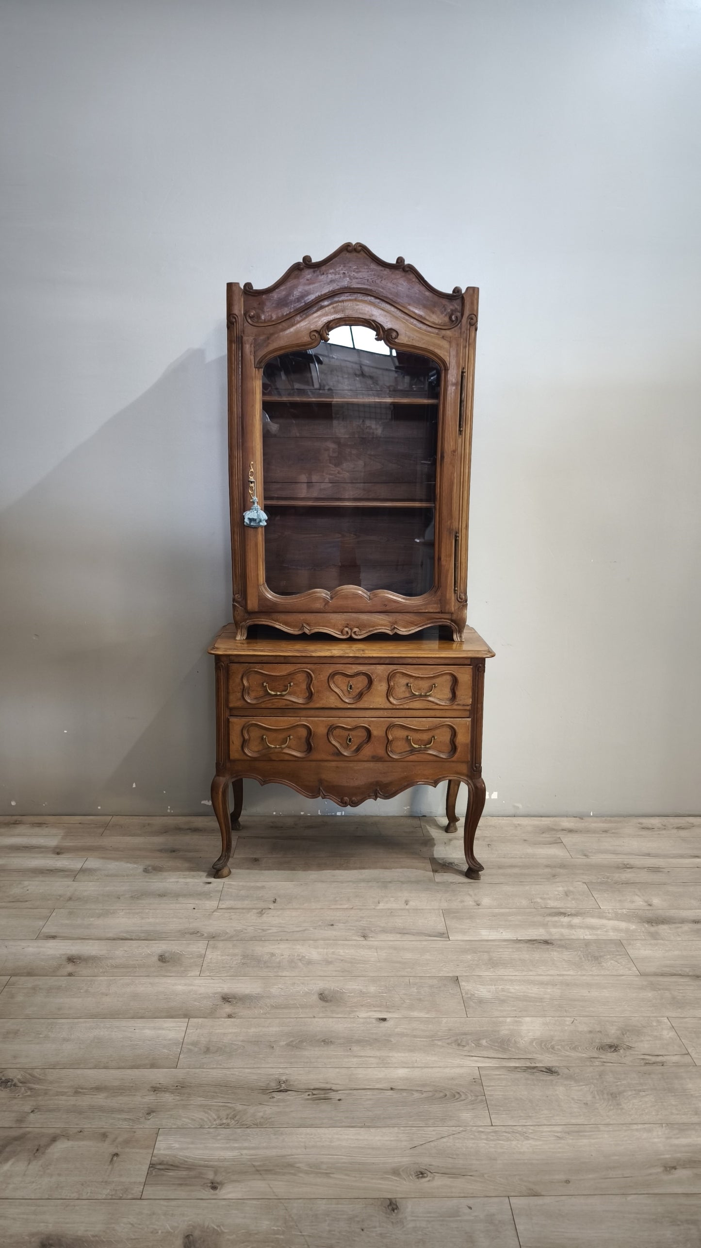 92029 Vetrina in legno stile provenzale