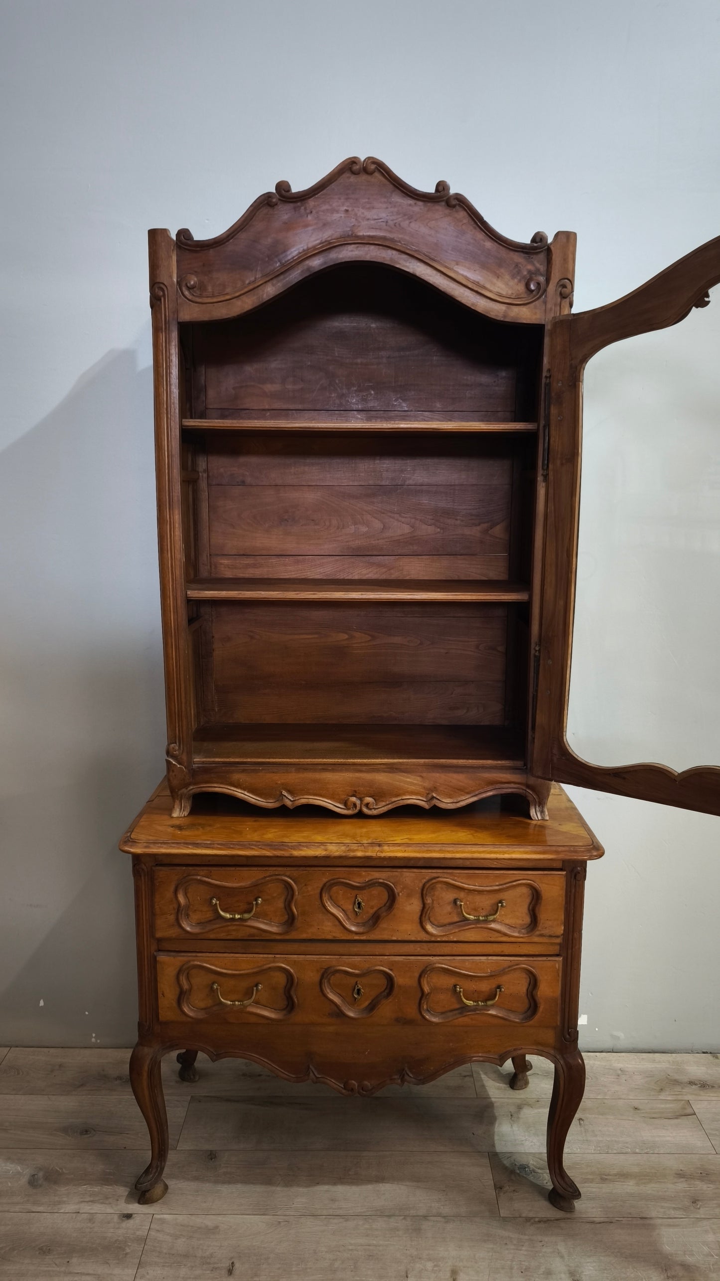 92029 Vetrina in legno stile provenzale