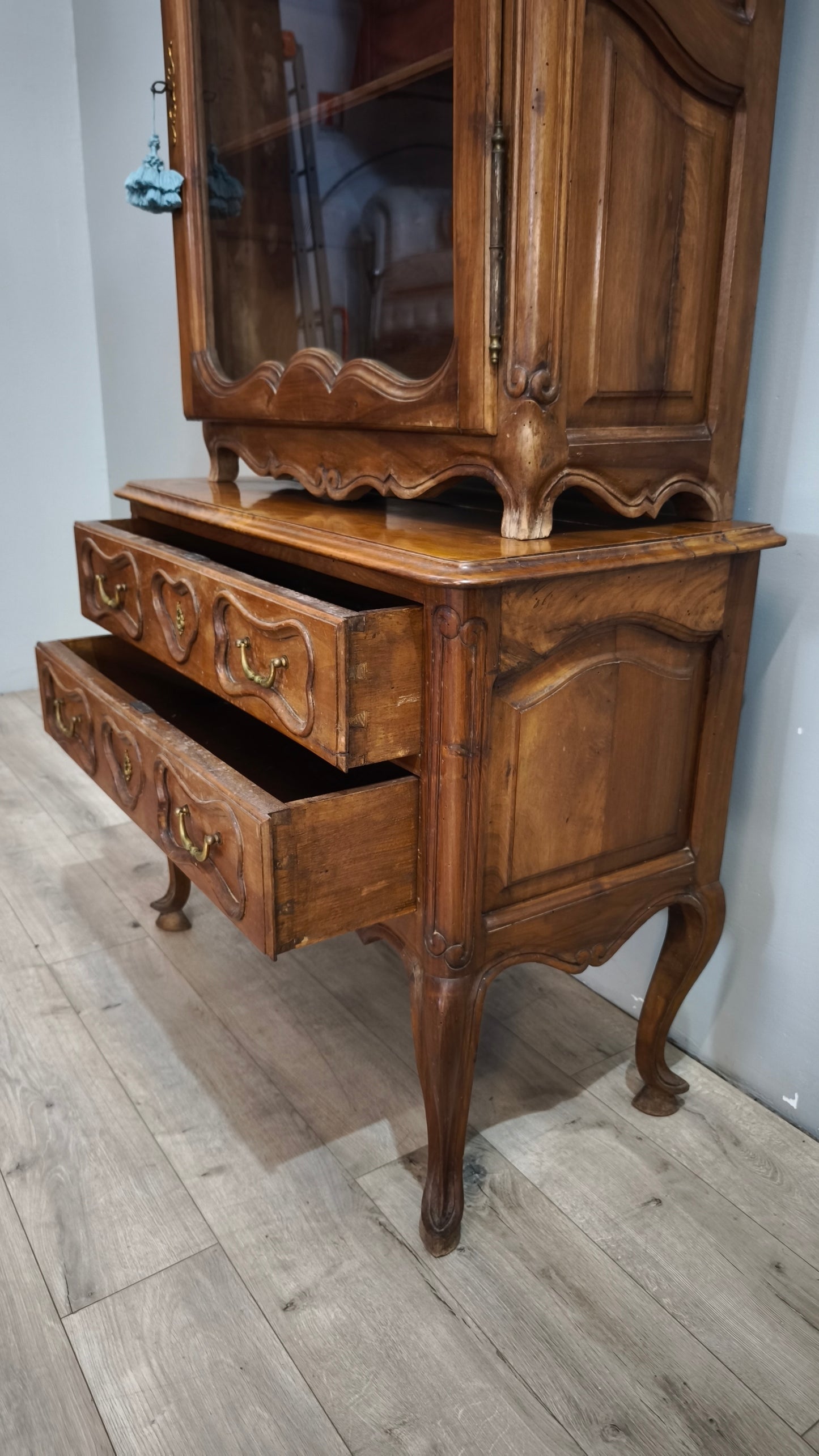 92029 Vetrina in legno stile provenzale