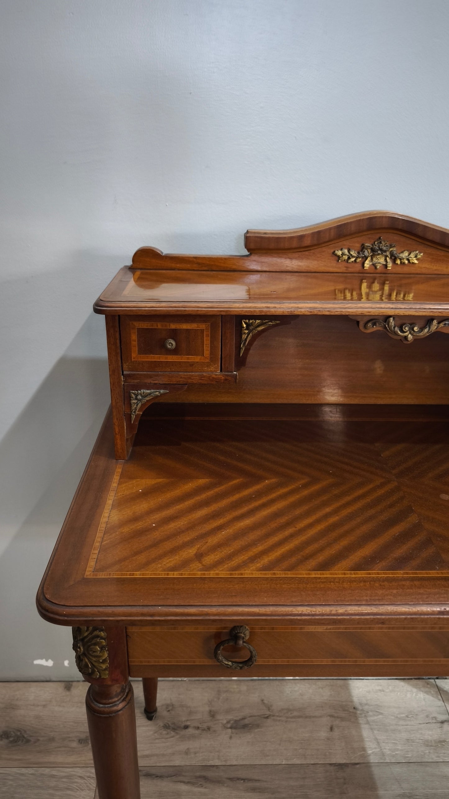 92018 Scrittoio filettato in legno