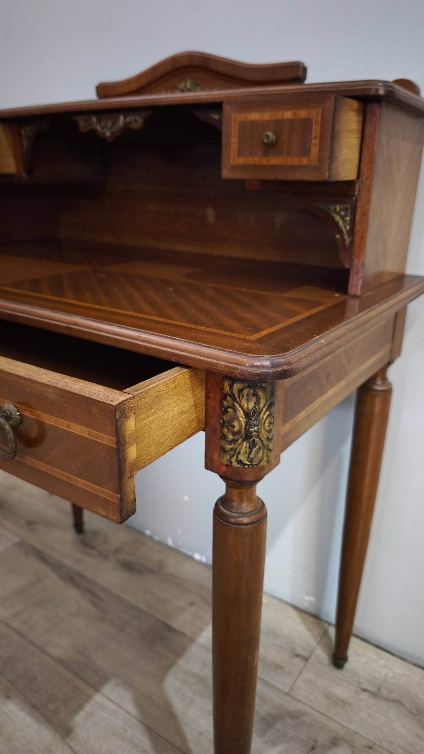 92018 Scrittoio filettato in legno