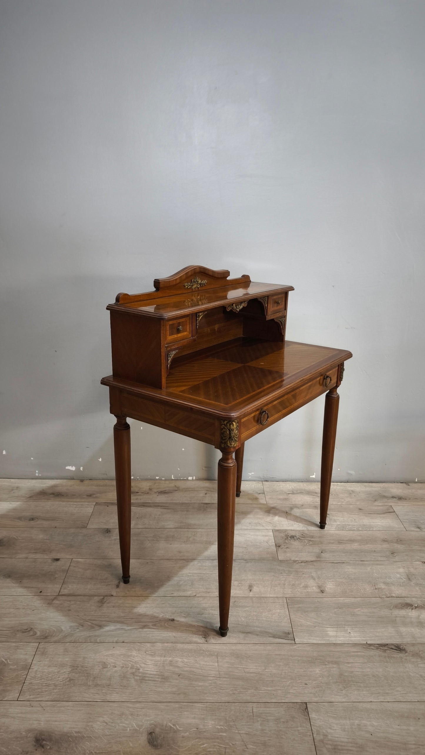 92018 Scrittoio filettato in legno