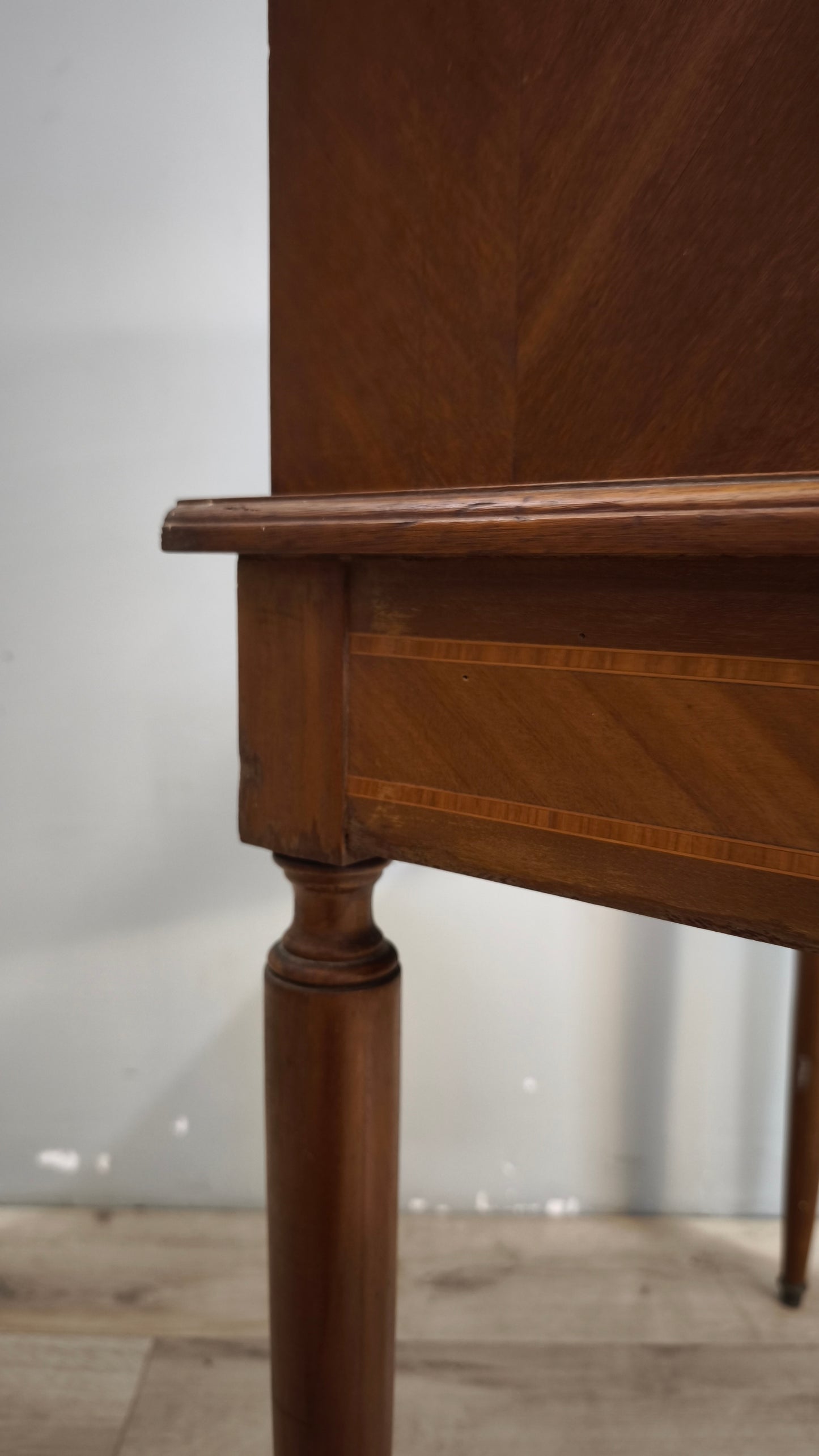 92018 Scrittoio filettato in legno