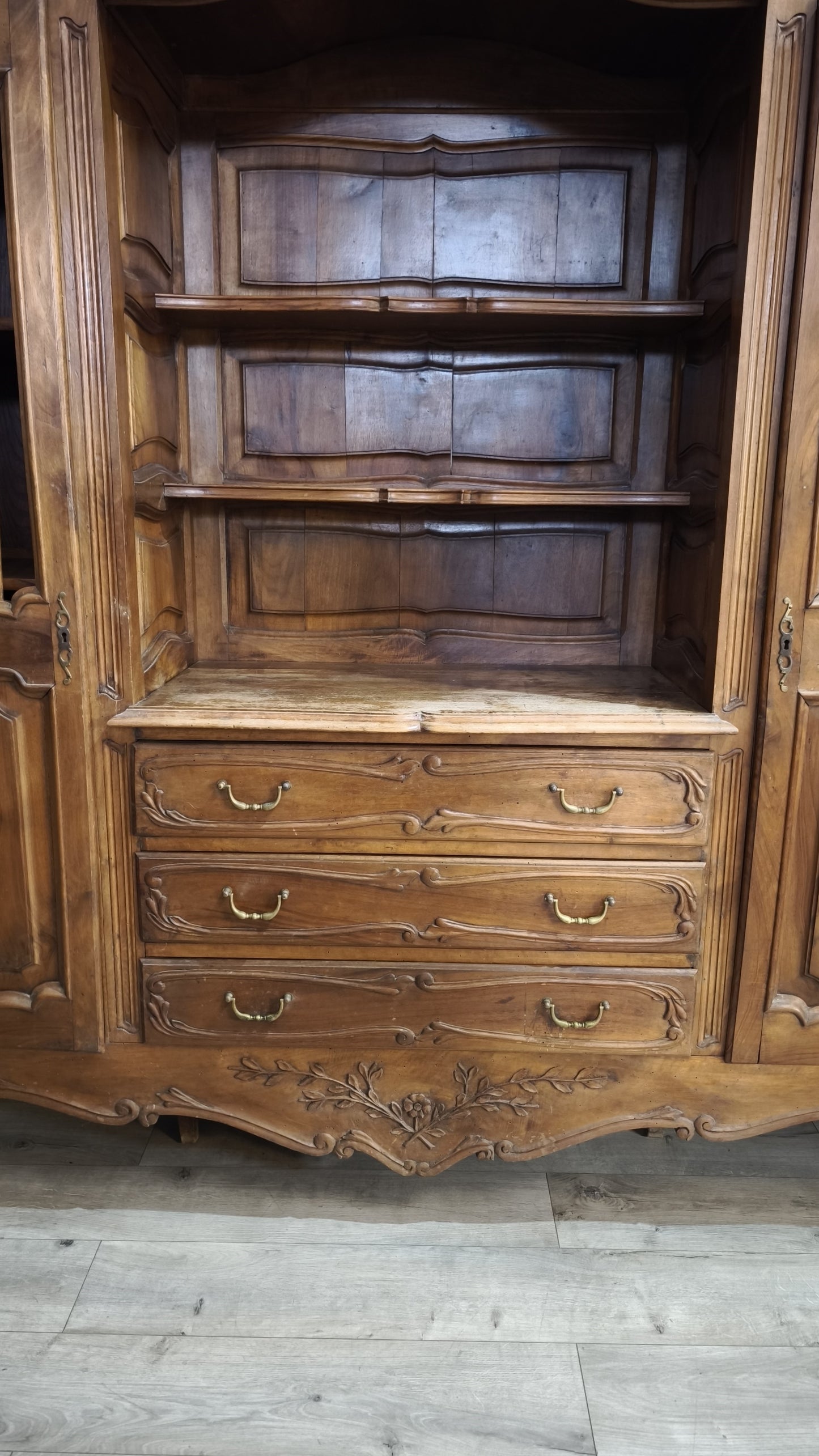 92041 Credenza in legno tre ante con cassetti centrali