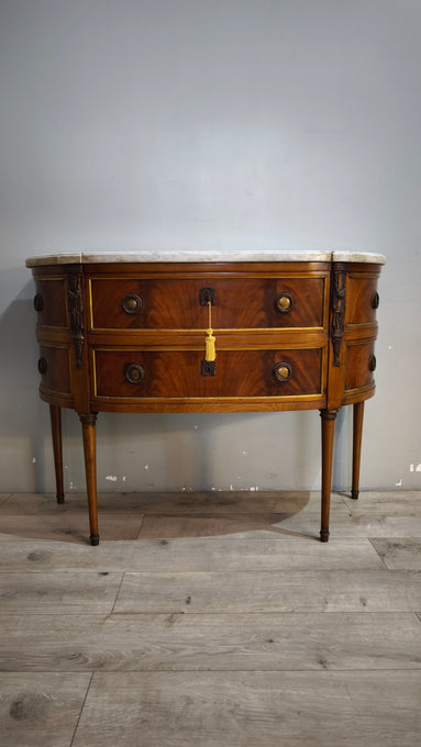 92044 Comò bombato in legno con piano in marmo