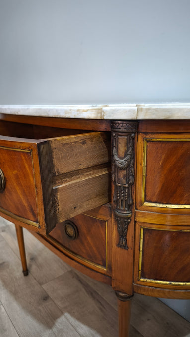 92044 Comò bombato in legno con piano in marmo