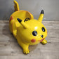 Pikachu in vetro resina (componente di una giostra a gettoni)