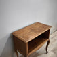 92048 Mobiletto da ingresso in legno con gambe a sciabola