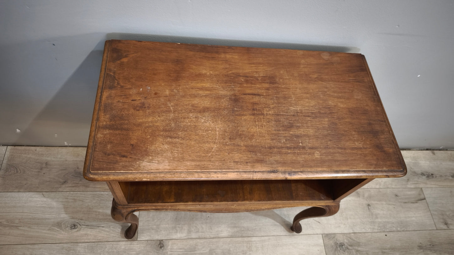 92048 Mobiletto da ingresso in legno con gambe a sciabola