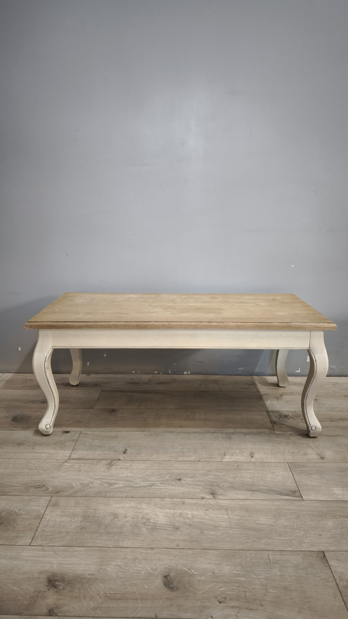 92084 Tavolo da salotto con base bianca