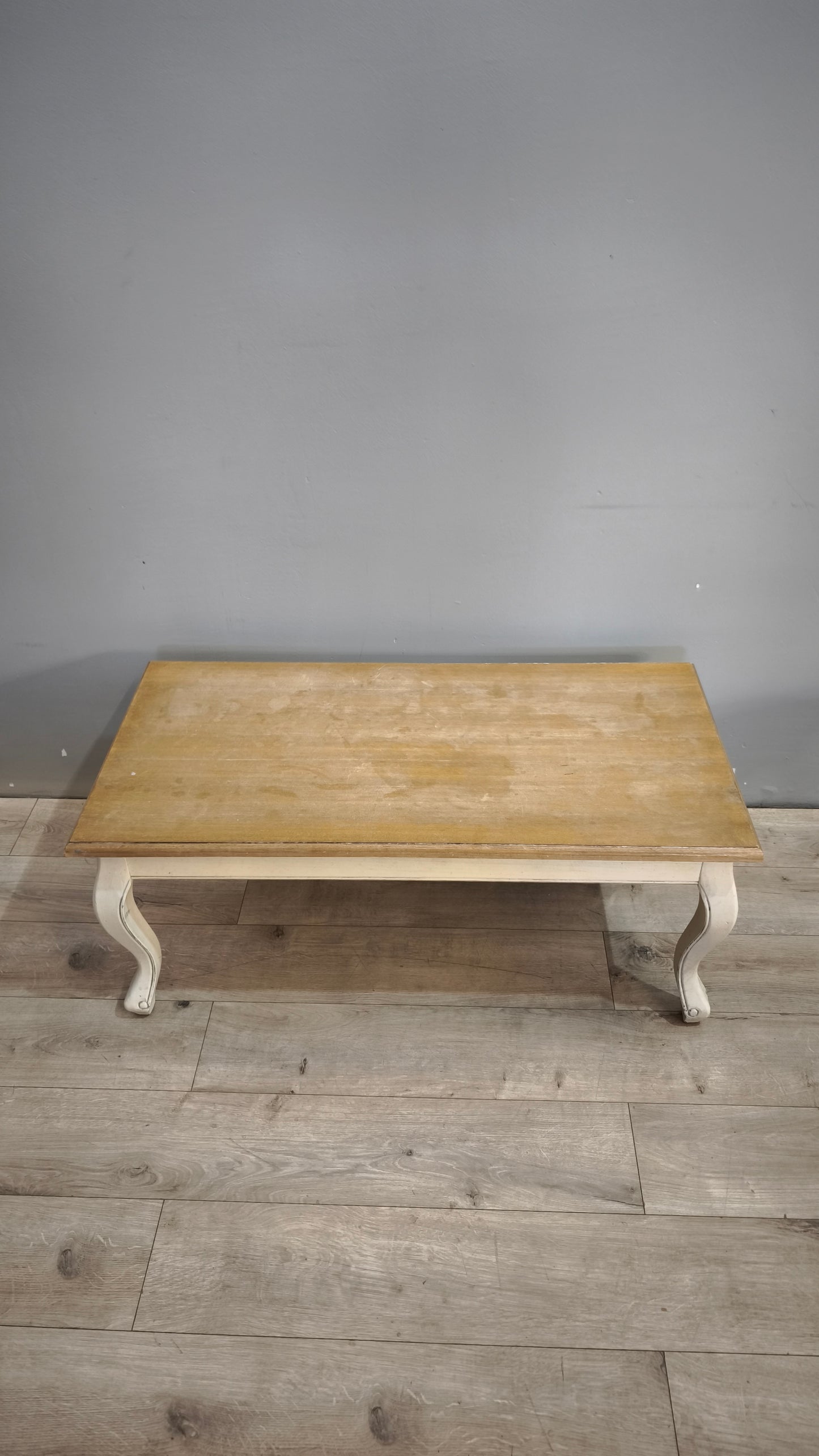 92084 Tavolo da salotto con base bianca