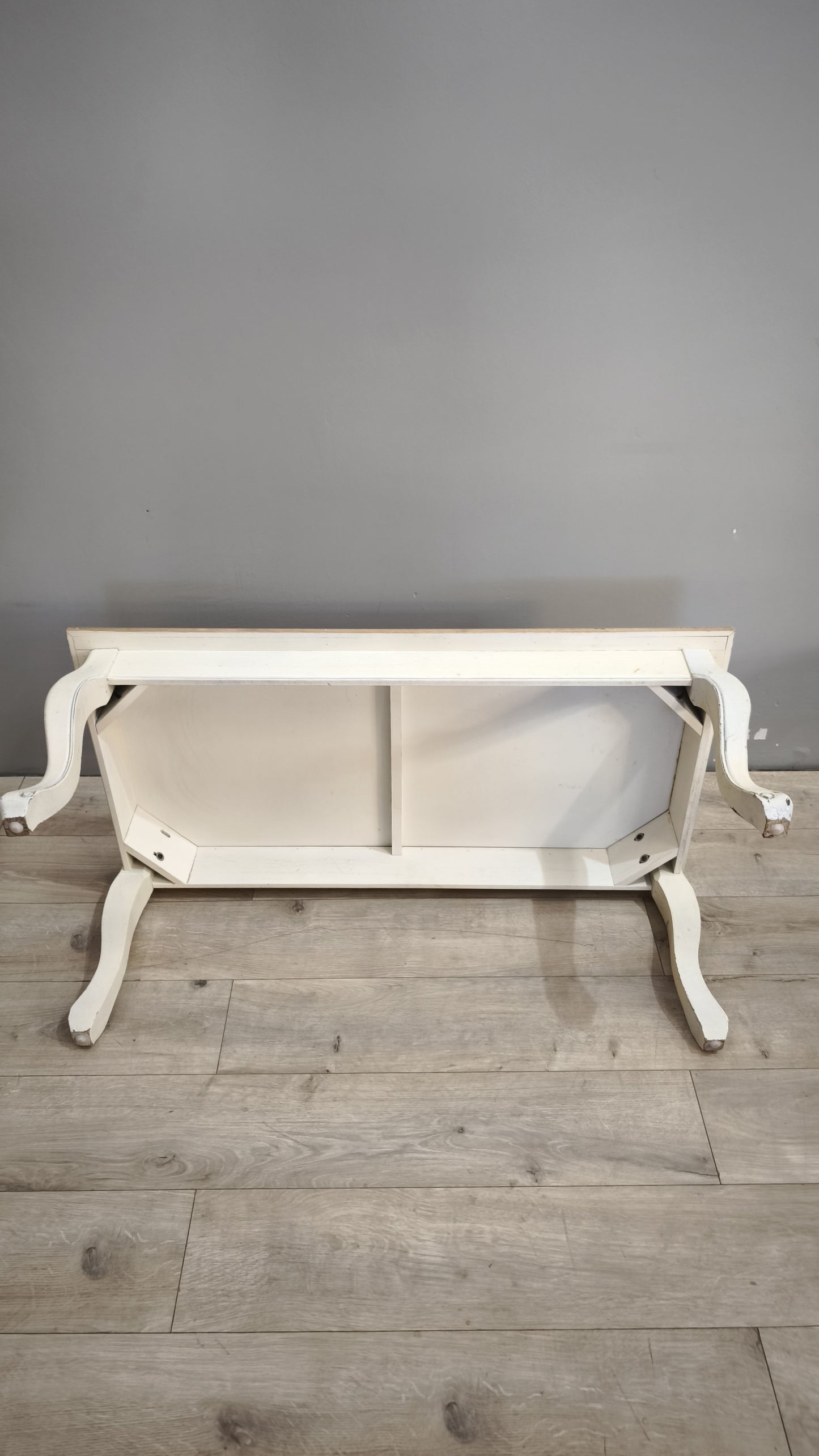 92084 Tavolo da salotto con base bianca