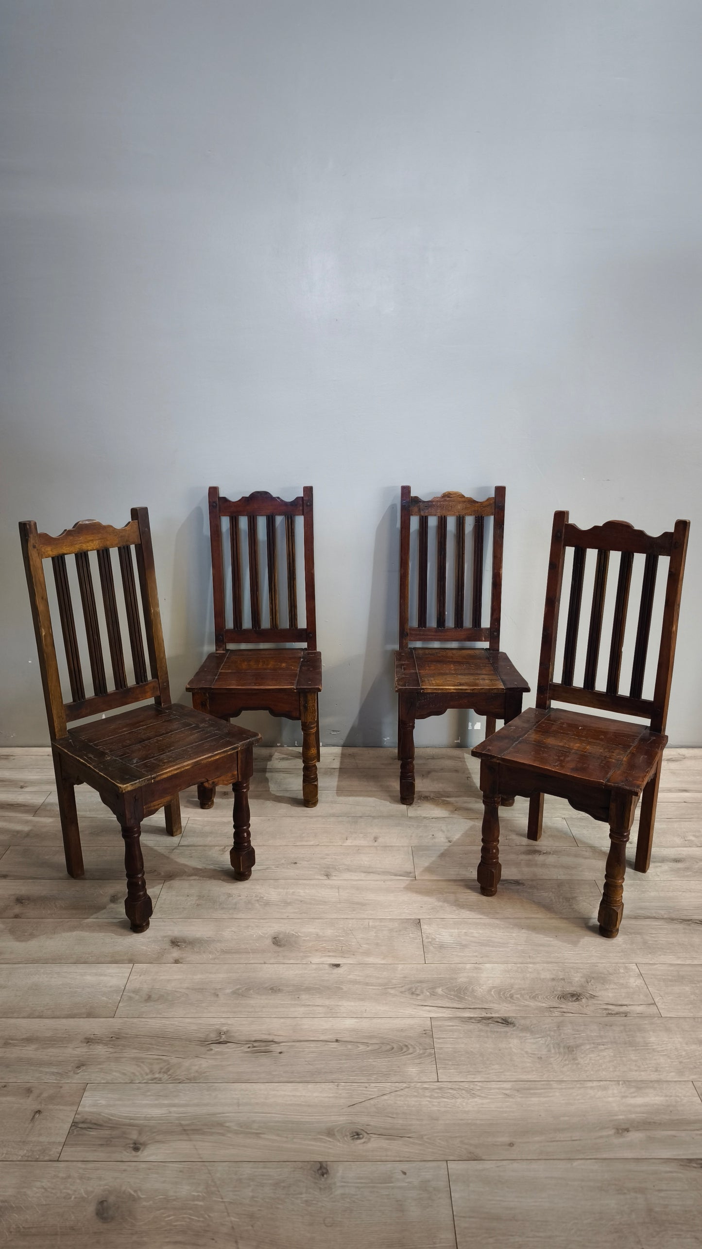 92109 Set n 4 sedie in legno massello