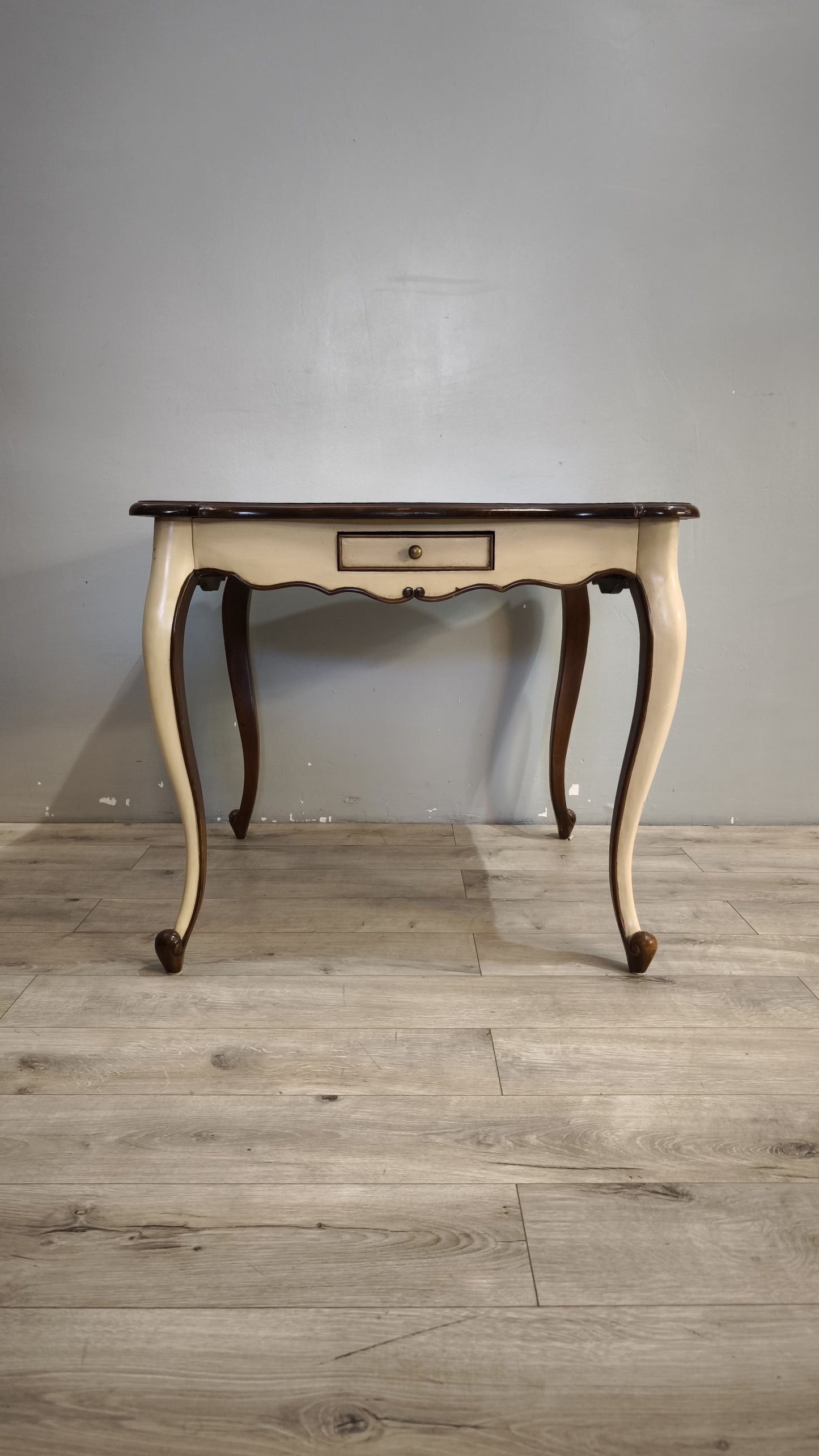92107 Tavolo da gioco con base bianca e piano in in legno