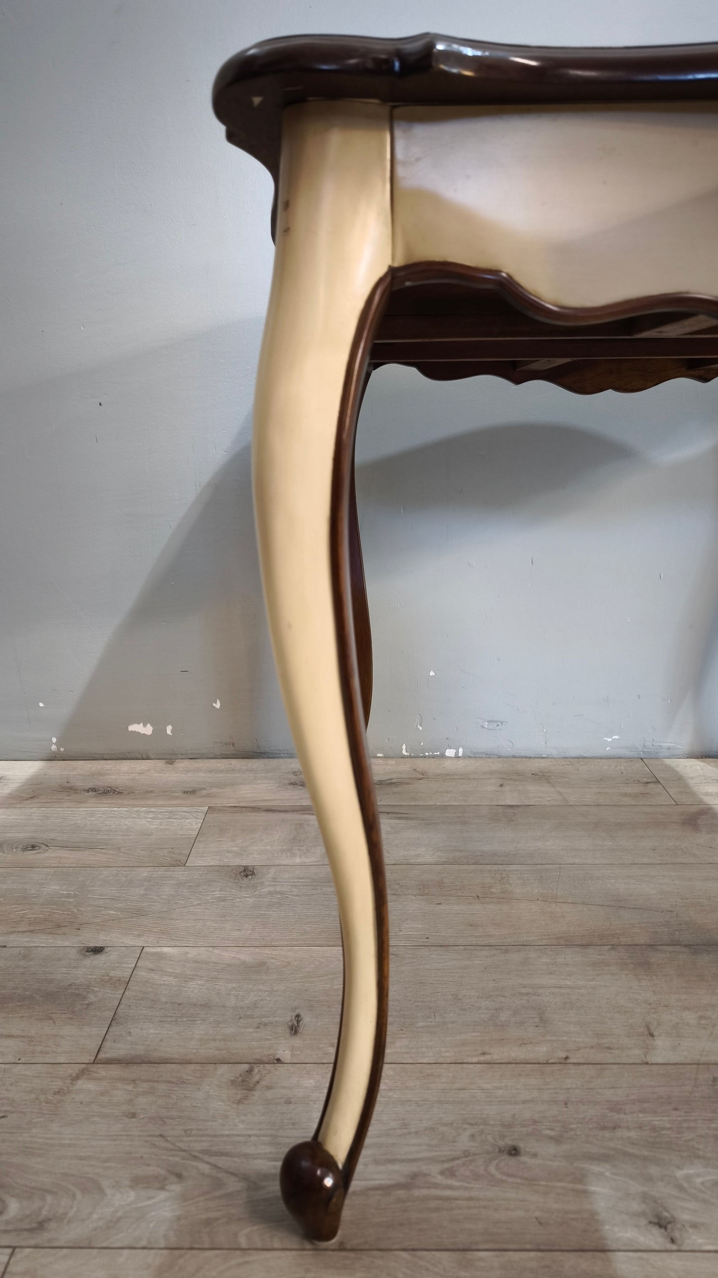 92107 Tavolo da gioco con base bianca e piano in in legno