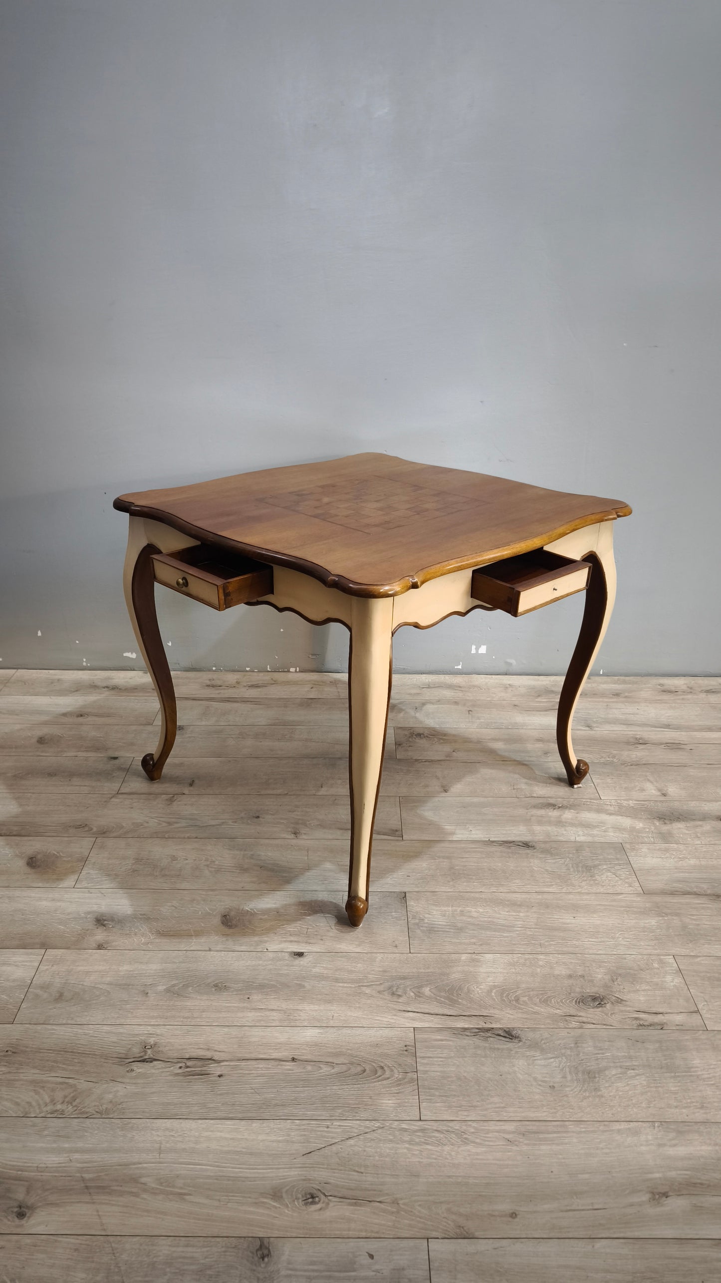 92107 Tavolo da gioco con base bianca e piano in in legno