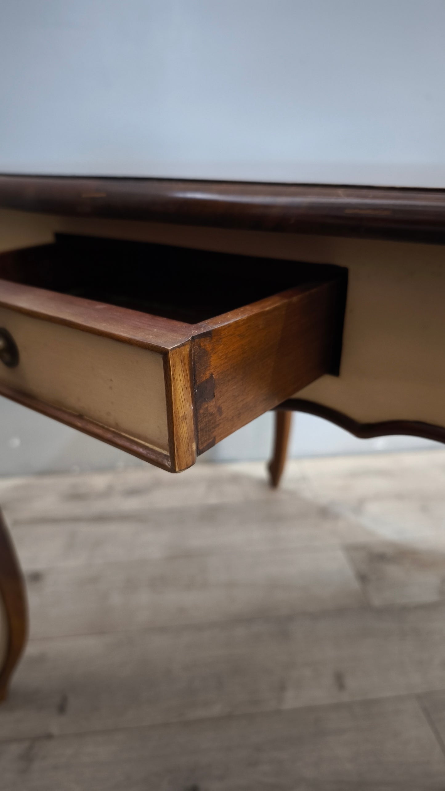 92107 Tavolo da gioco con base bianca e piano in in legno