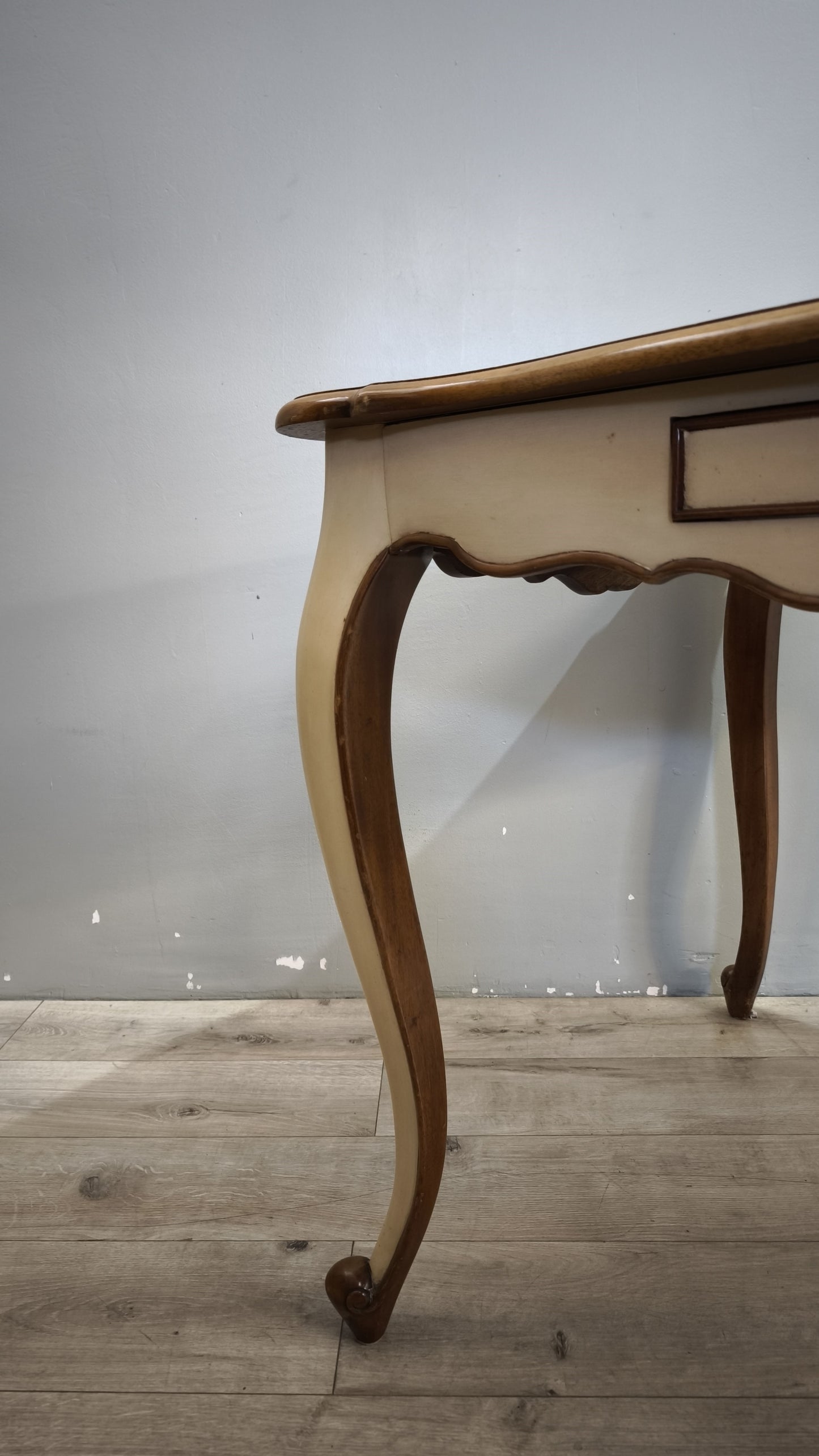 92107 Tavolo da gioco con base bianca e piano in in legno