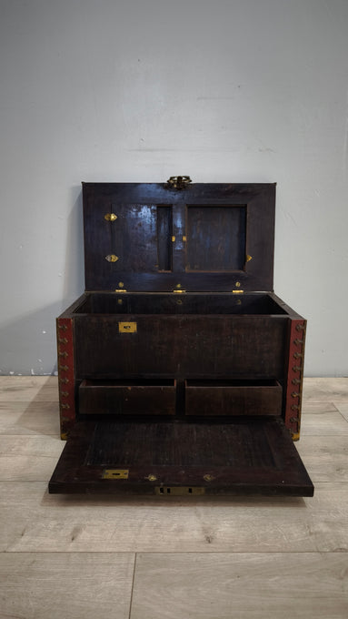 92178 Antico baule cassaforte orientale da viaggio