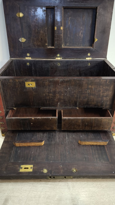 92178 Antico baule cassaforte orientale da viaggio