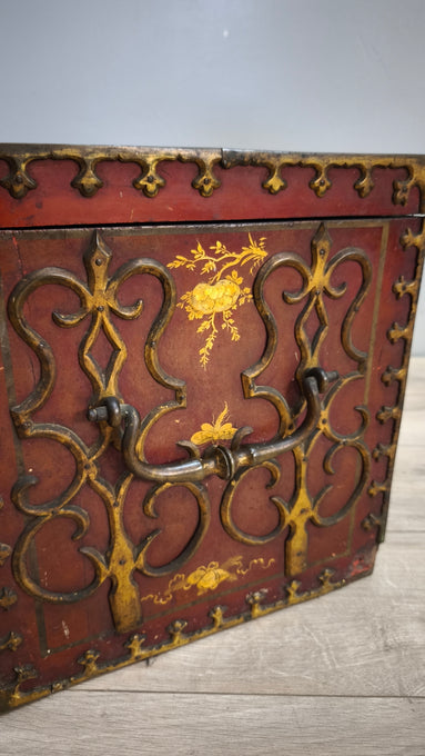 92178 Antico baule cassaforte orientale da viaggio